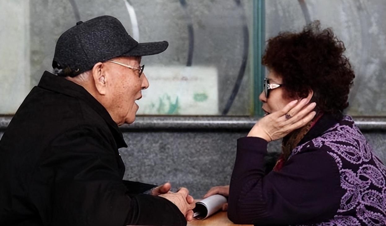 Càng giữ tiền chặt, tuổi già càng trống rỗng – bài học tôi phải trả giá ở tuổi 70- Ảnh 1. Càng giữ tiền chặt, tuổi già càng trống rỗng – bài học tôi phải trả giá ở tuổi 70- Ảnh 1.