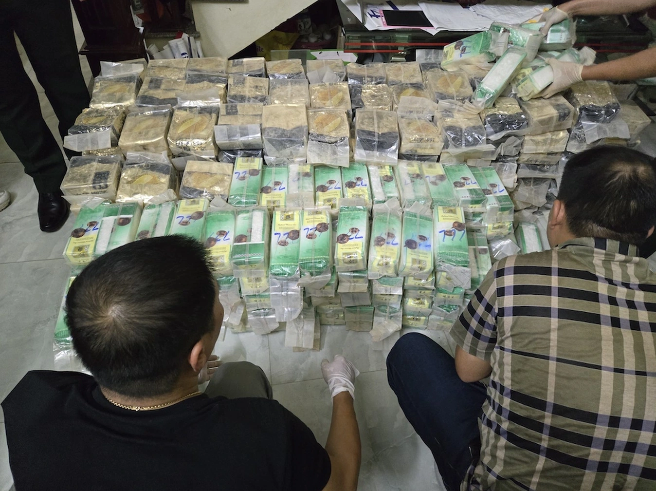 "Ông trùm" đường dây tuồn hàng tấn ma túy vào Việt Nam, "gắn" định vị GPS để đến lấy đưa đi tiêu thụ- Ảnh 1. "Ông trùm" đường dây tuồn hàng tấn ma túy vào Việt Nam, "gắn" định vị GPS để đến lấy đưa đi tiêu thụ- Ảnh 1.