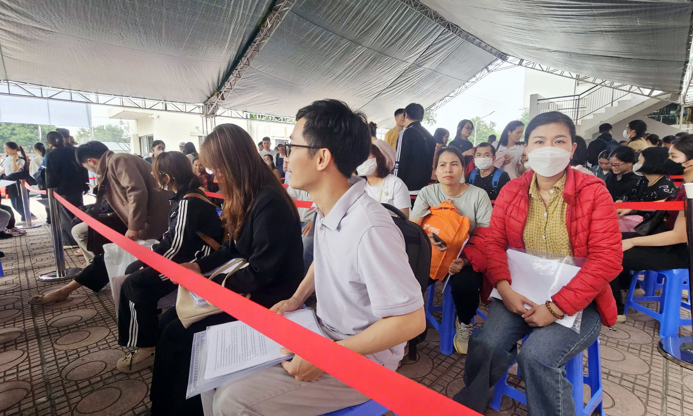 Cận cảnh quy trình bấm số, nhận hồ sơ nhà ở xã hội từ 900 triệu đồng/căn- Ảnh 5.