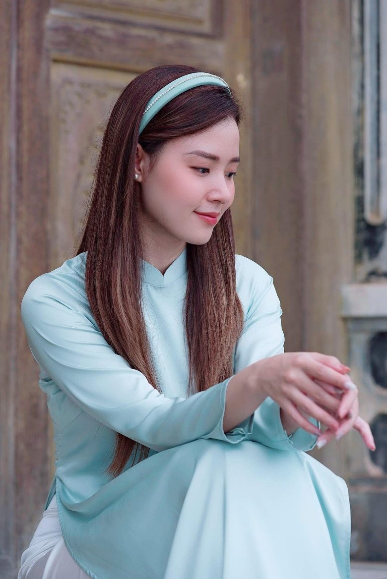 Vbiz có 1 mỹ nhân “sáng làm cô giáo, tối lên đồ đi quẩy”: U40 mà trẻ hơn học sinh mới đáng nể- Ảnh 2. Vbiz có 1 mỹ nhân “sáng làm cô giáo, tối lên đồ đi quẩy”: U40 mà trẻ hơn học sinh mới đáng nể- Ảnh 2.