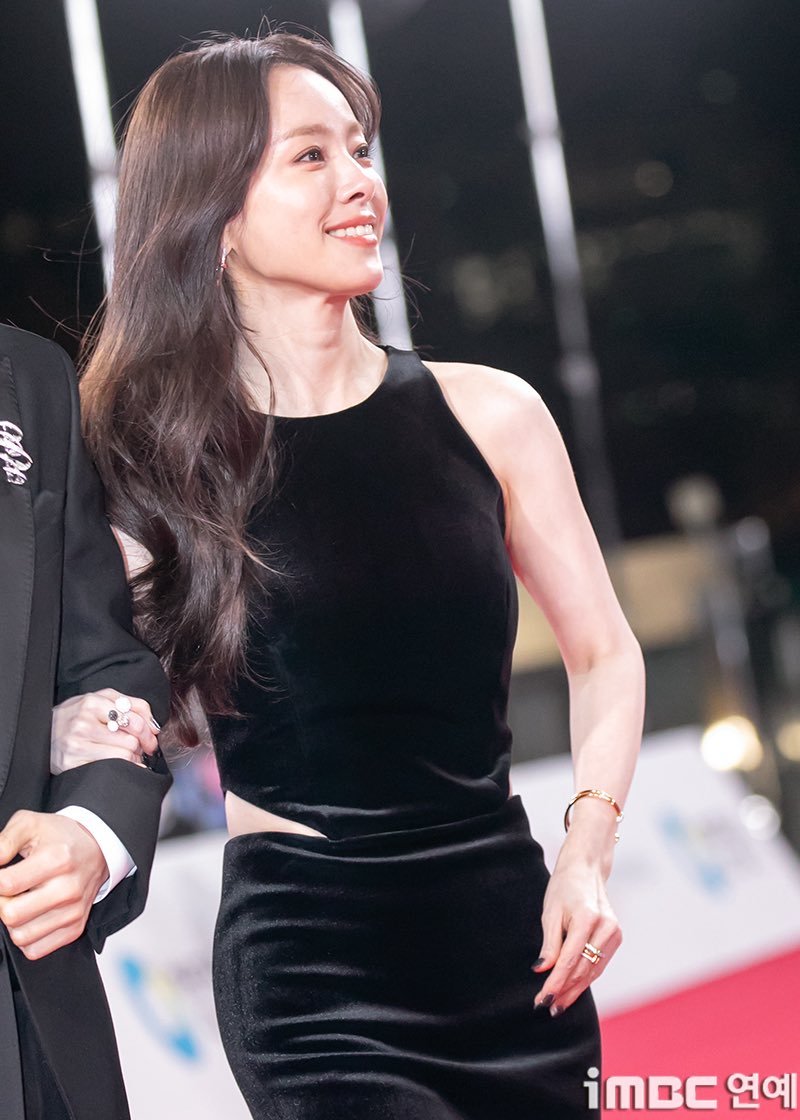 Hàn Quốc có duy nhất 1 mỹ nhân 43 tuổi mà trẻ đẹp như gái 18, đến sợi tóc cũng đẹp ngất ngây lòng người- Ảnh 1.