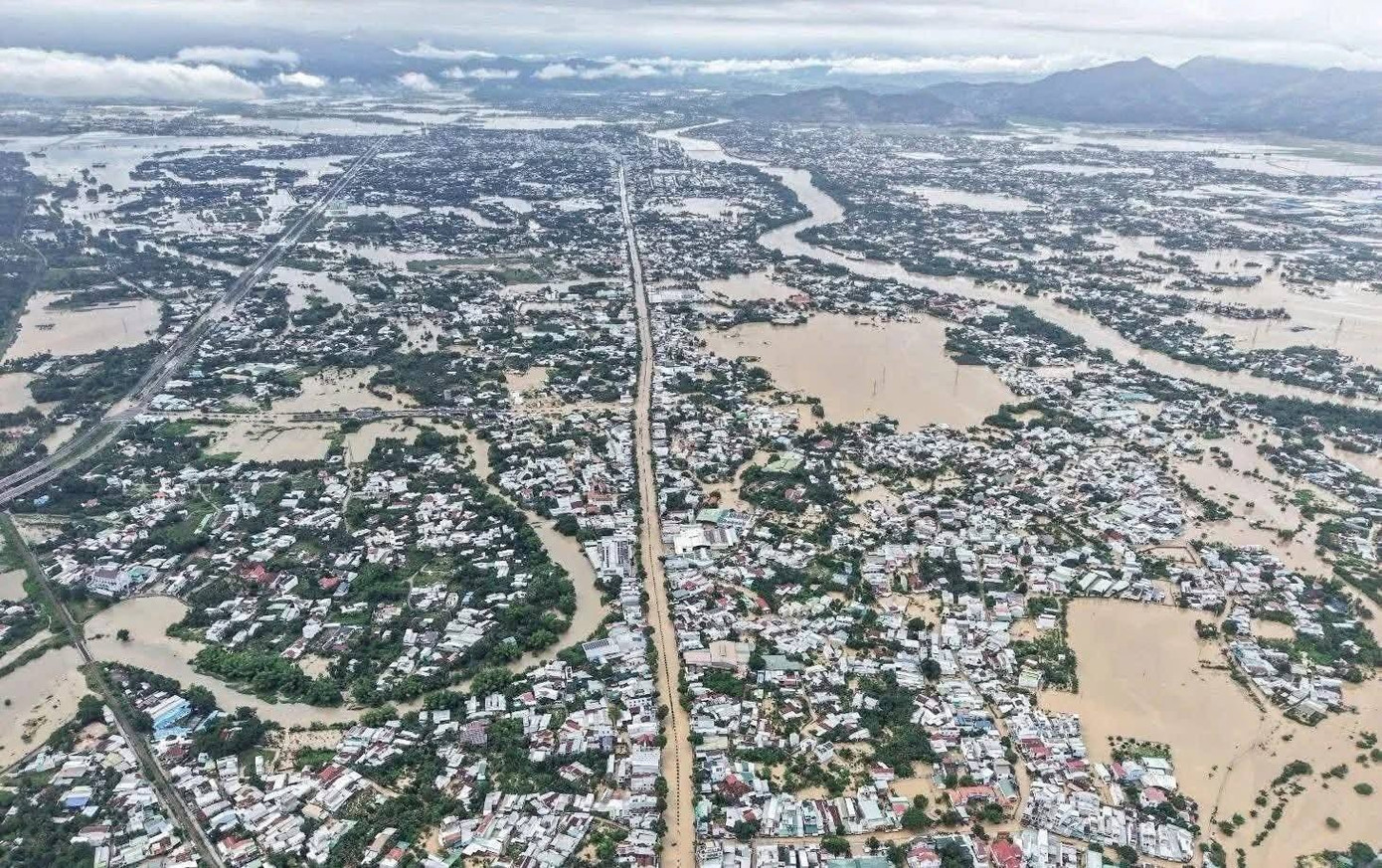 Khánh Hòa lũ vượt kỷ lục 39 năm- Ảnh 1.