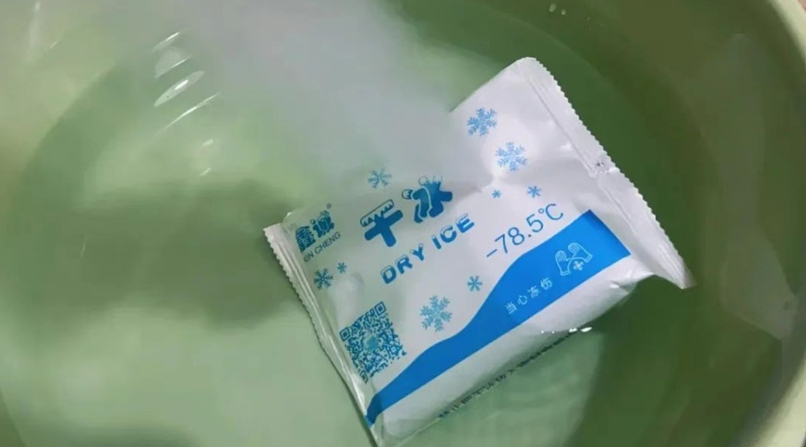 Mở tủ lạnh, bé gái 14 tuổi suýt mất ngón tay cái- Ảnh 2.