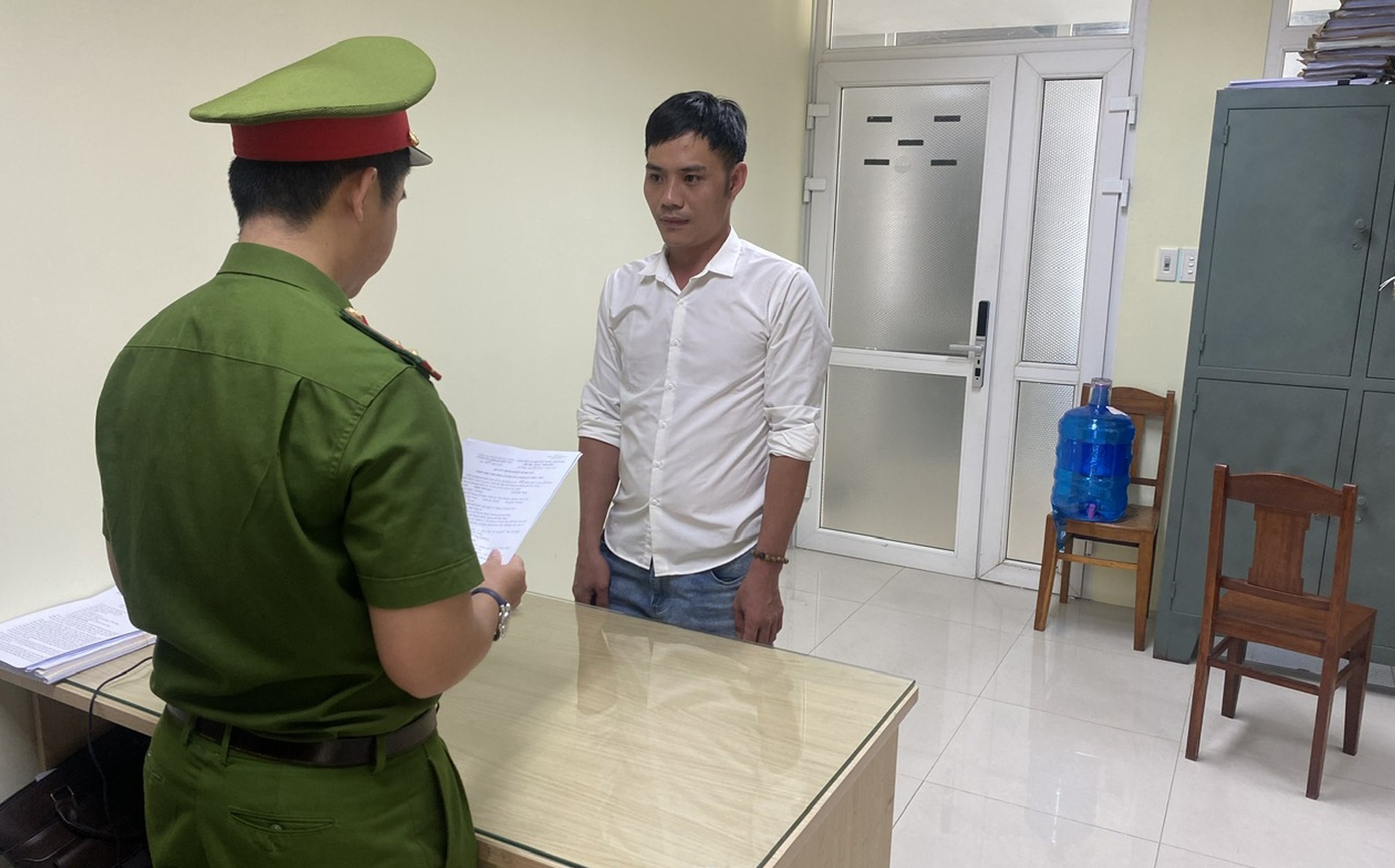 Khởi tố, cấm đi khỏi nơi cư trú với Trần Viết Lực- Ảnh 1.