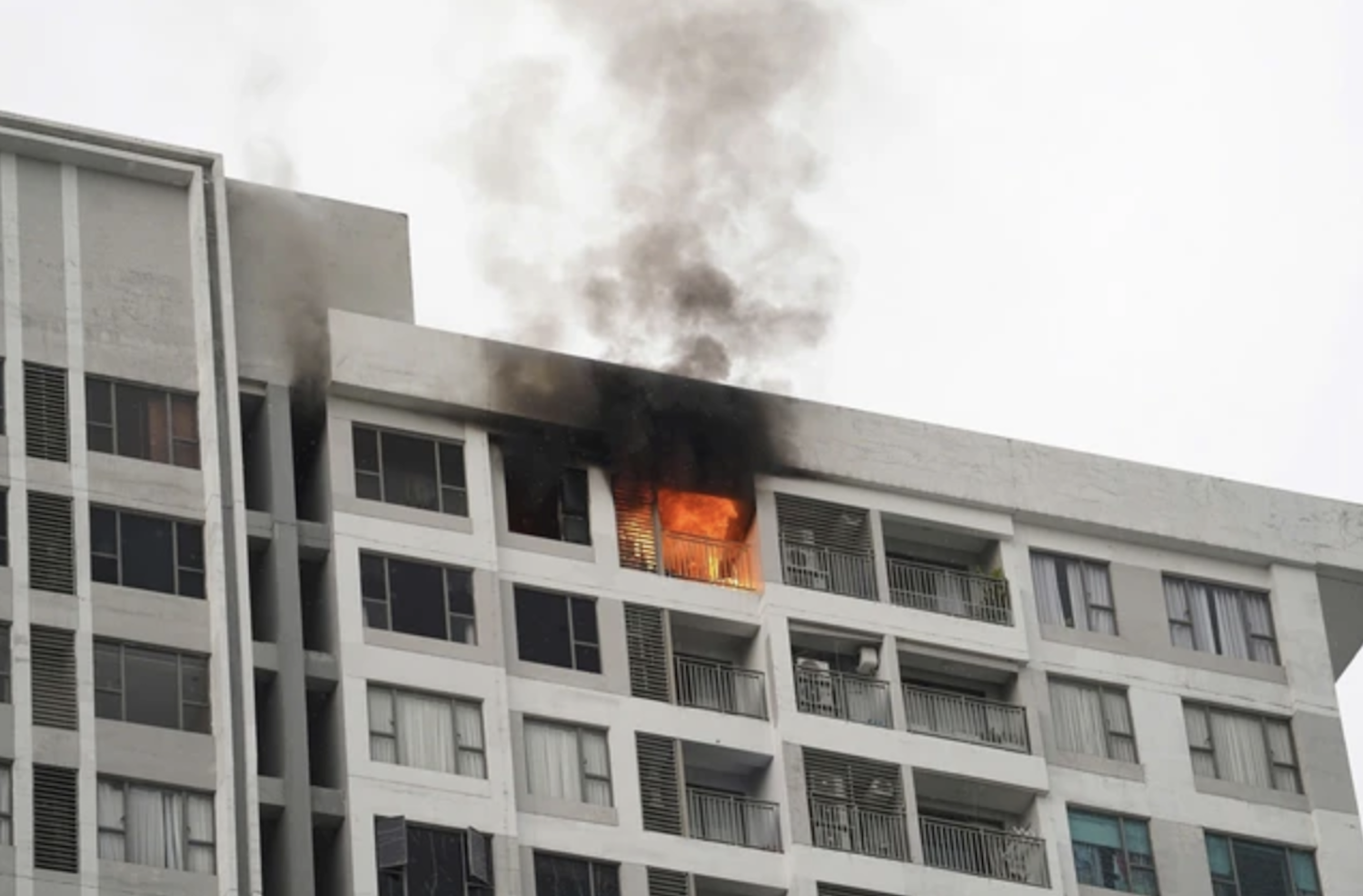 TPHCM: Sở Xây dựng lần thứ 3 yêu cầu báo cáo PCCC chung cư- Ảnh 1. TPHCM: Sở Xây dựng lần thứ 3 yêu cầu báo cáo PCCC chung cư- Ảnh 1.