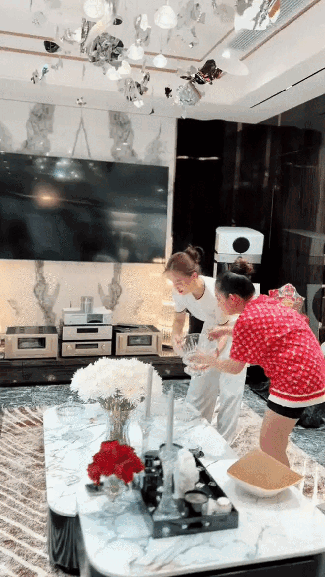 Cô gái miền Tây cưới thiếu gia Sài Thành, bước vào cửa hào môn: Ở biệt thự trăm tỷ, mẹ chồng chiều như trứng mỏng- Ảnh 7.