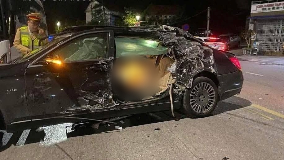 Lời kể nhân chứng vụ Mercedes Maybach phóng như bay tông vào xe khách đỗ ven đường- Ảnh 4.