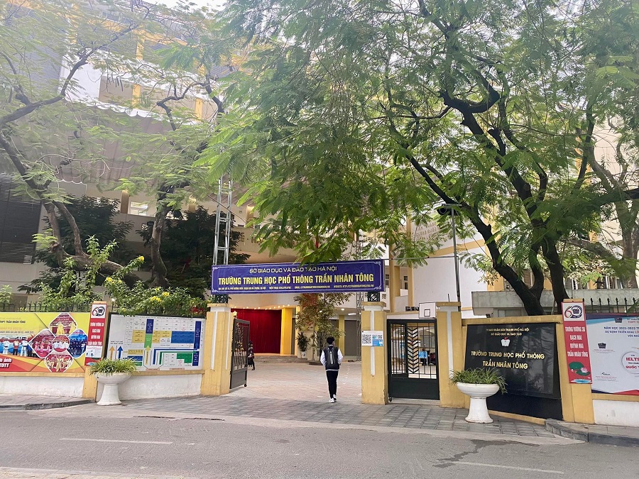 Nam sinh đen - gầy - nghịch từng làm "đại ca" trường cấp 3, 24 năm sau trở lại trường xưa khiến tất cả trầm trồ- Ảnh 6. Nam sinh đen - gầy - nghịch từng làm "đại ca" trường cấp 3, 24 năm sau trở lại trường xưa khiến tất cả trầm trồ- Ảnh 6.