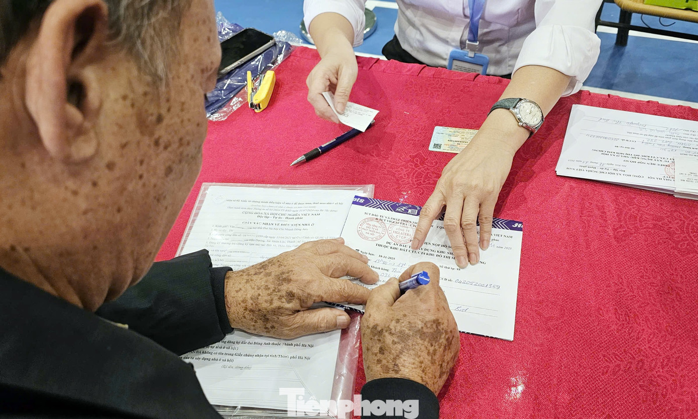 Cận cảnh quy trình bấm số, nhận hồ sơ nhà ở xã hội từ 900 triệu đồng/căn- Ảnh 9.