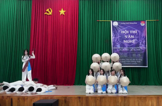 9,3 triệu người thán phục trước tiết mục văn nghệ được coi là ĐỈNH nhất dịp 20/11 năm nay- Ảnh 1.