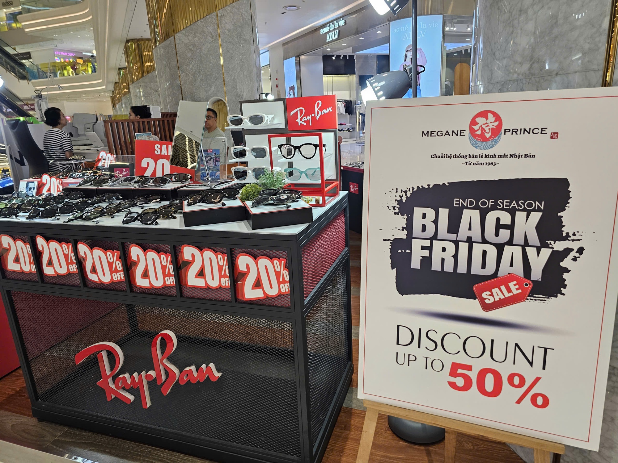 Chuyện lạ trước ngày Black Friday 2025- Ảnh 8. Chuyện lạ trước ngày Black Friday 2025- Ảnh 8.