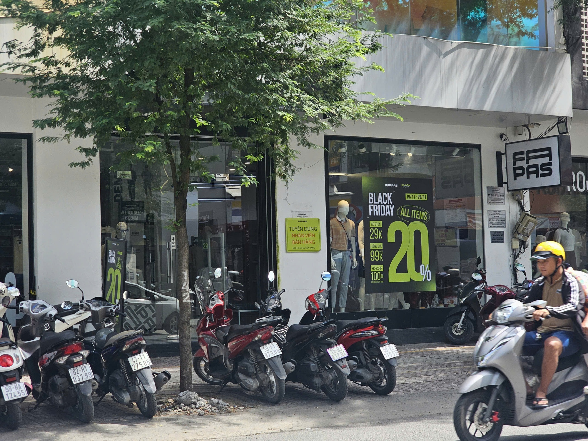 Chuyện lạ trước ngày Black Friday 2025- Ảnh 14. Chuyện lạ trước ngày Black Friday 2025- Ảnh 14.