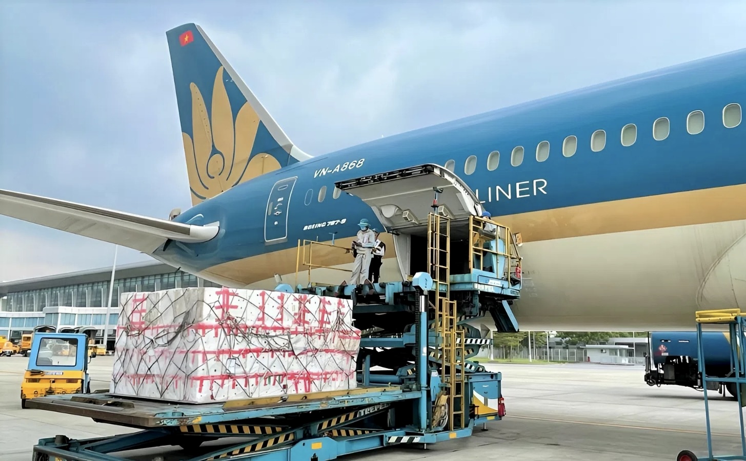 Vietnam Airlines ra thông báo quan trọng về bão lũ- Ảnh 2.