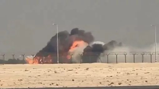 Tiêm kích Ấn Độ gặp nạn hãi hùng ở triển lãm Hàng không Dubai- Ảnh 1. Tiêm kích Ấn Độ gặp nạn hãi hùng ở triển lãm Hàng không Dubai- Ảnh 1.