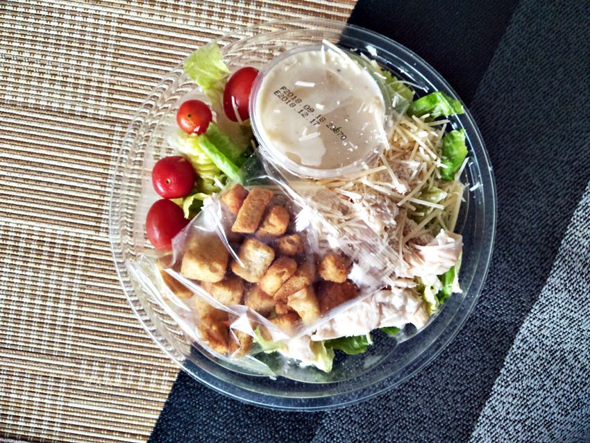 Người bán đồ ăn healthy chật vật: Xà lách tăng gấp đôi, rau thơm đắt hơn thịt khiến mỗi suất salad lỗ ngay khi còn chưa bán xong- Ảnh 2.