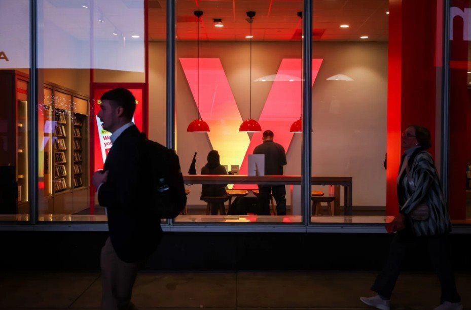 Verizon và cú sốc sa thải 13.000 người lớn nhất lịch sử: Tín hiệu của một cuộc tái cấu trúc sâu và cuộc đua sinh tồn trong viễn thông Mỹ- Ảnh 2.