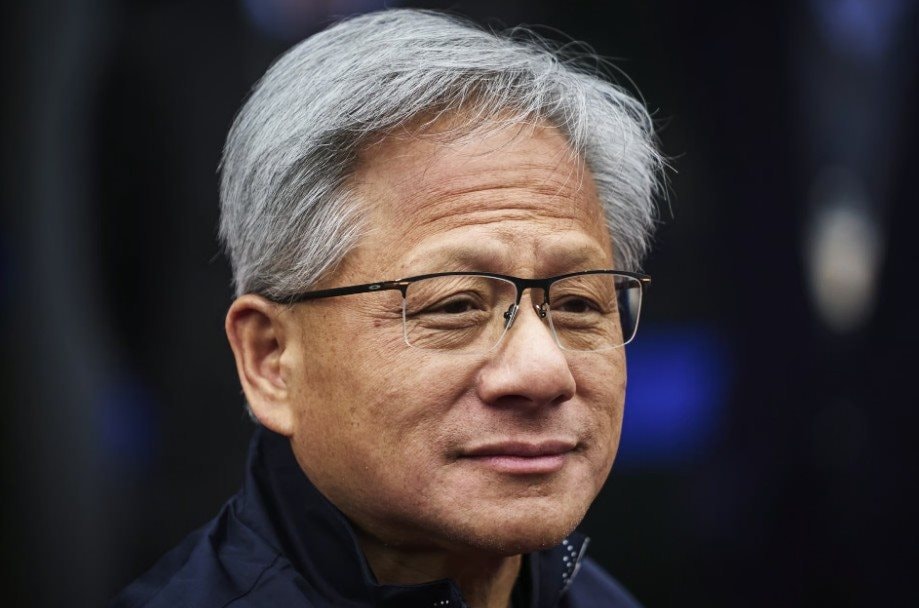 CEO Jensen Huang cho biết Nvidia đang ‘cứu cả thế giới’, nói thẳng về việc vốn hóa bốc hơi 500 tỷ USD trong vài tuần- Ảnh 3.