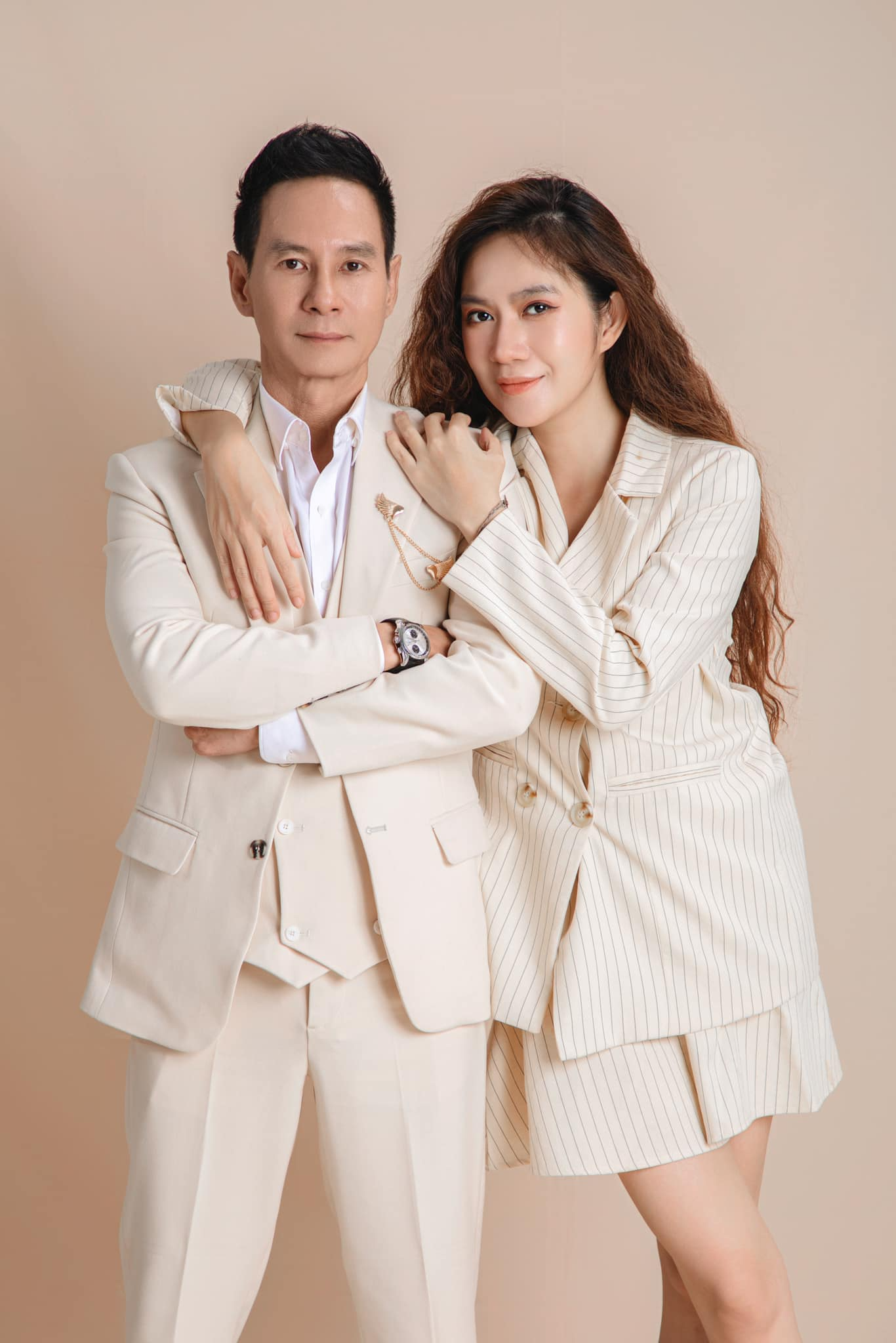 Nghệ sĩ U60 giàu nhất miền Tây, cả nước yêu quý ủng hộ- Ảnh 2.