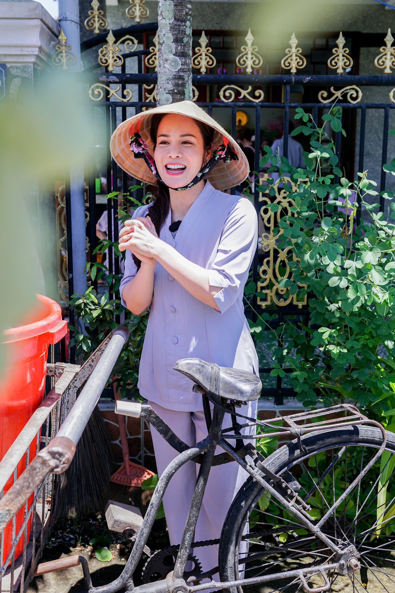 Mẹ đơn thân giàu nhất nhì showbiz: Sợ hôn nhân, 40 tuổi một mình sinh con, sống trong biệt thự 20 tỷ- Ảnh 9.