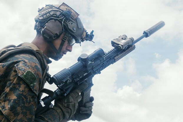 Siêu tàu sân bay xuất hiện, 12.000 quân Mỹ tập kết tại Caribe, chỉ cách Venezuela 11 km- Ảnh 1.