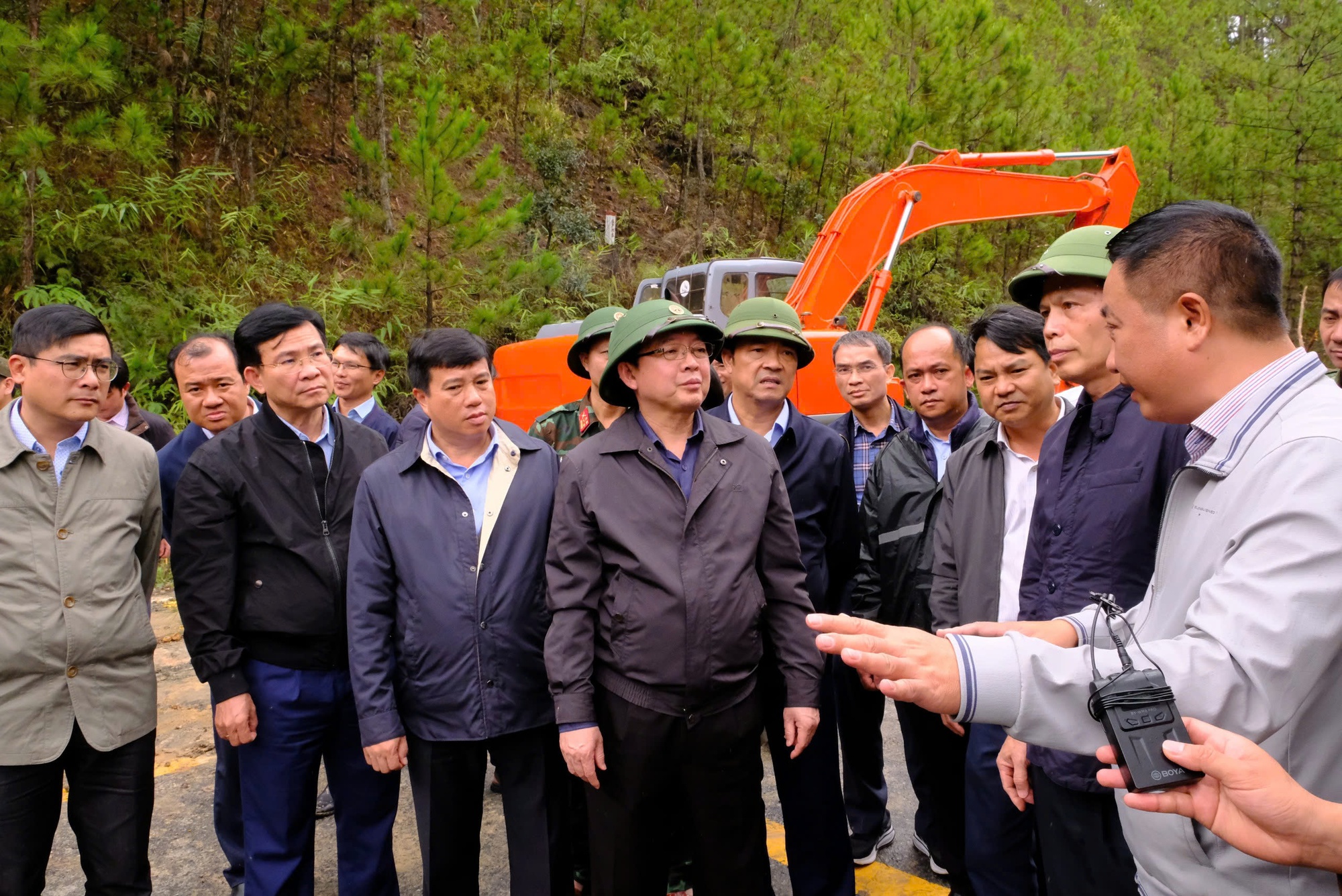 Lâm Đồng khẩn trương khắc phục sạt lở những tuyến đèo huyết mạch- Ảnh 2.