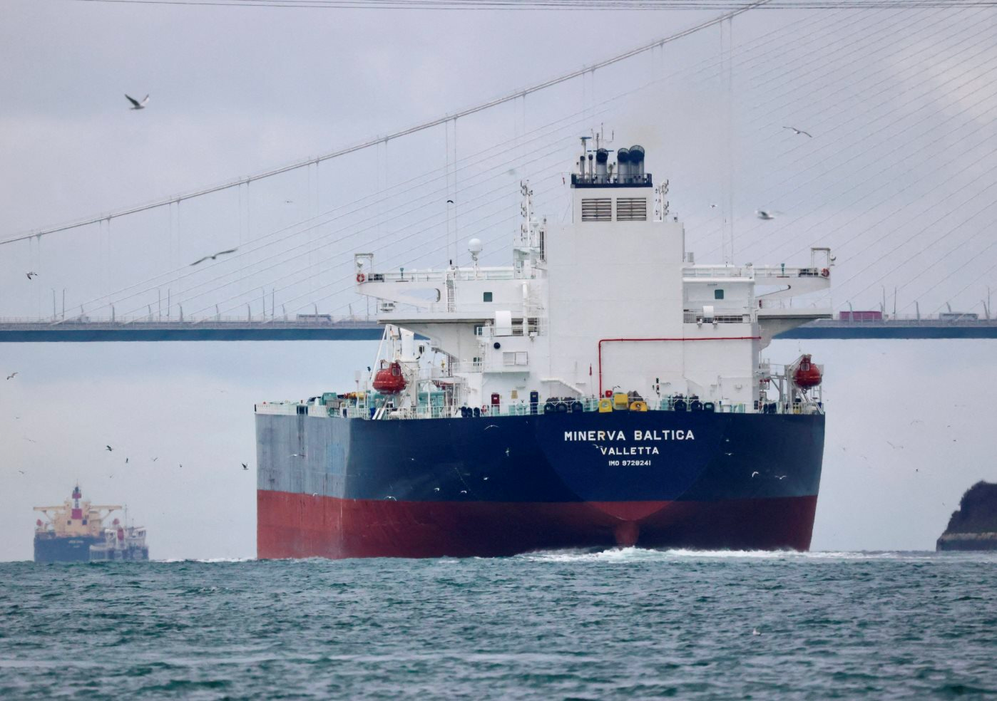 Gần 50 triệu thùng dầu Nga 'trôi nổi' trên biển: Chuyện gì đang xảy ra?- Ảnh 1.