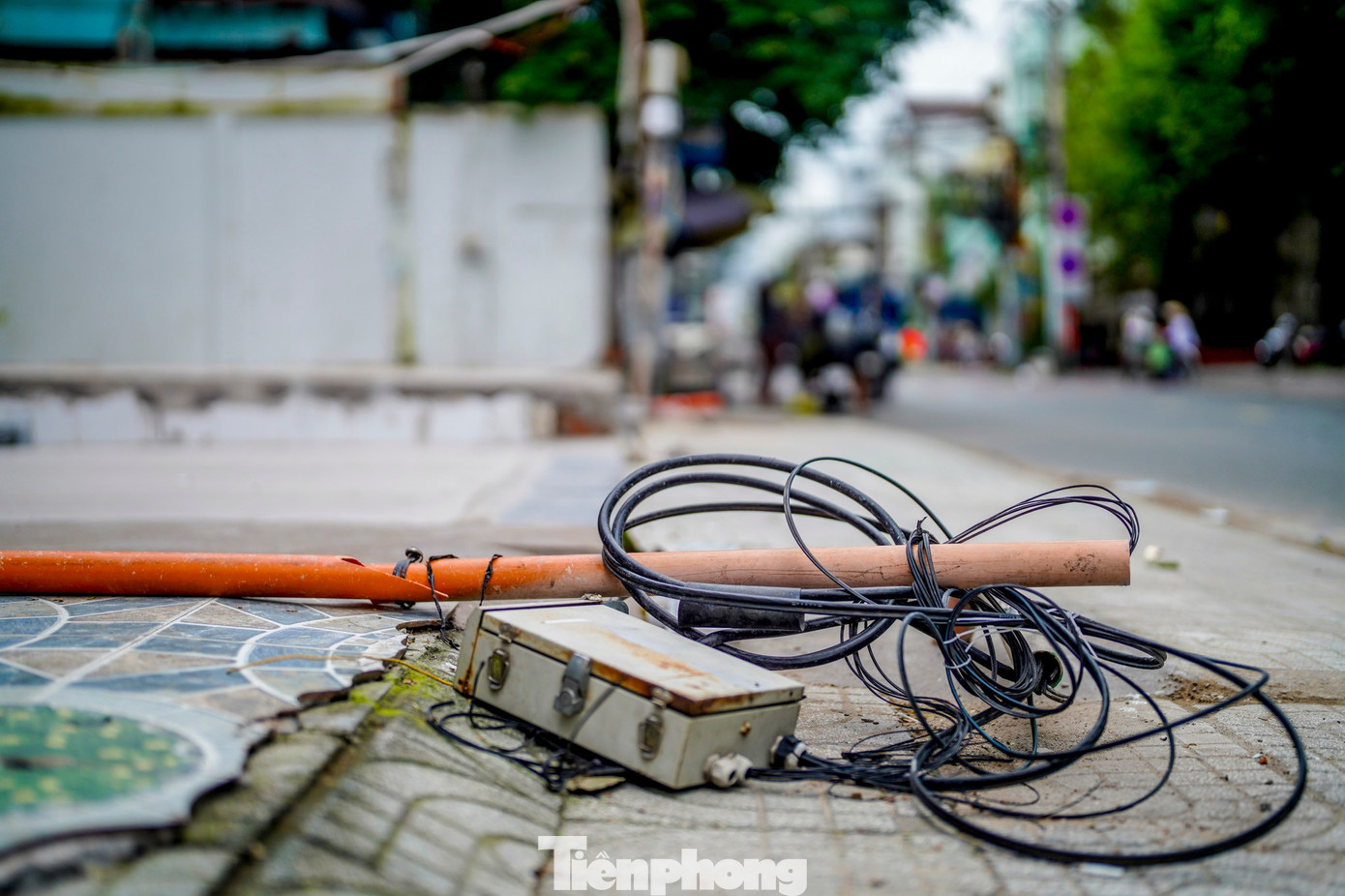 Người dân tháo dỡ nhà cửa, giao mặt bằng thi công cầu Nguyễn Khoái- Ảnh 8.