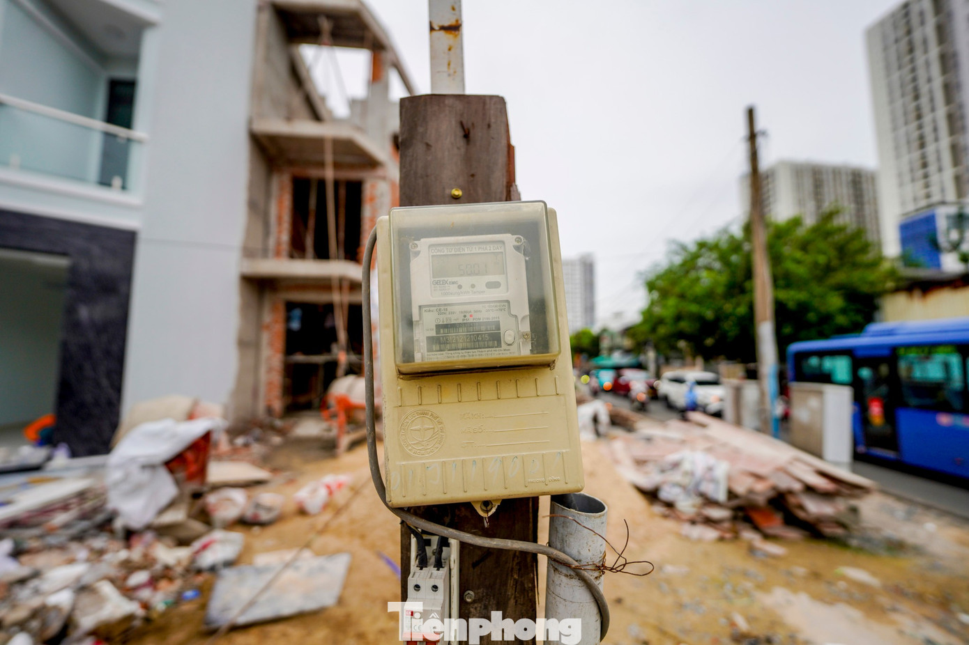 Người dân tháo dỡ nhà cửa, giao mặt bằng thi công cầu Nguyễn Khoái- Ảnh 7.