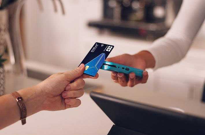 “Quẹt thẻ là có deal, mua sắm lại thêm chill”: Bí quyết tối ưu chi tiêu mùa cao điểm cùng thẻ tín dụng BVBank- Ảnh 2.