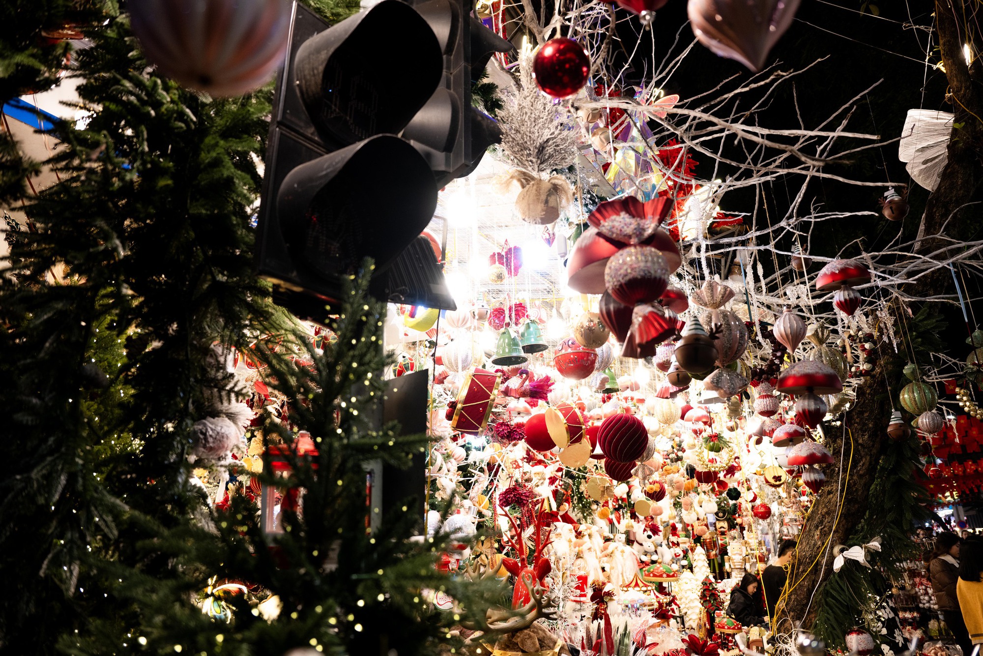 Clip: Giáng sinh Hàng Mã năm nay đỉnh thế!- Ảnh 12.