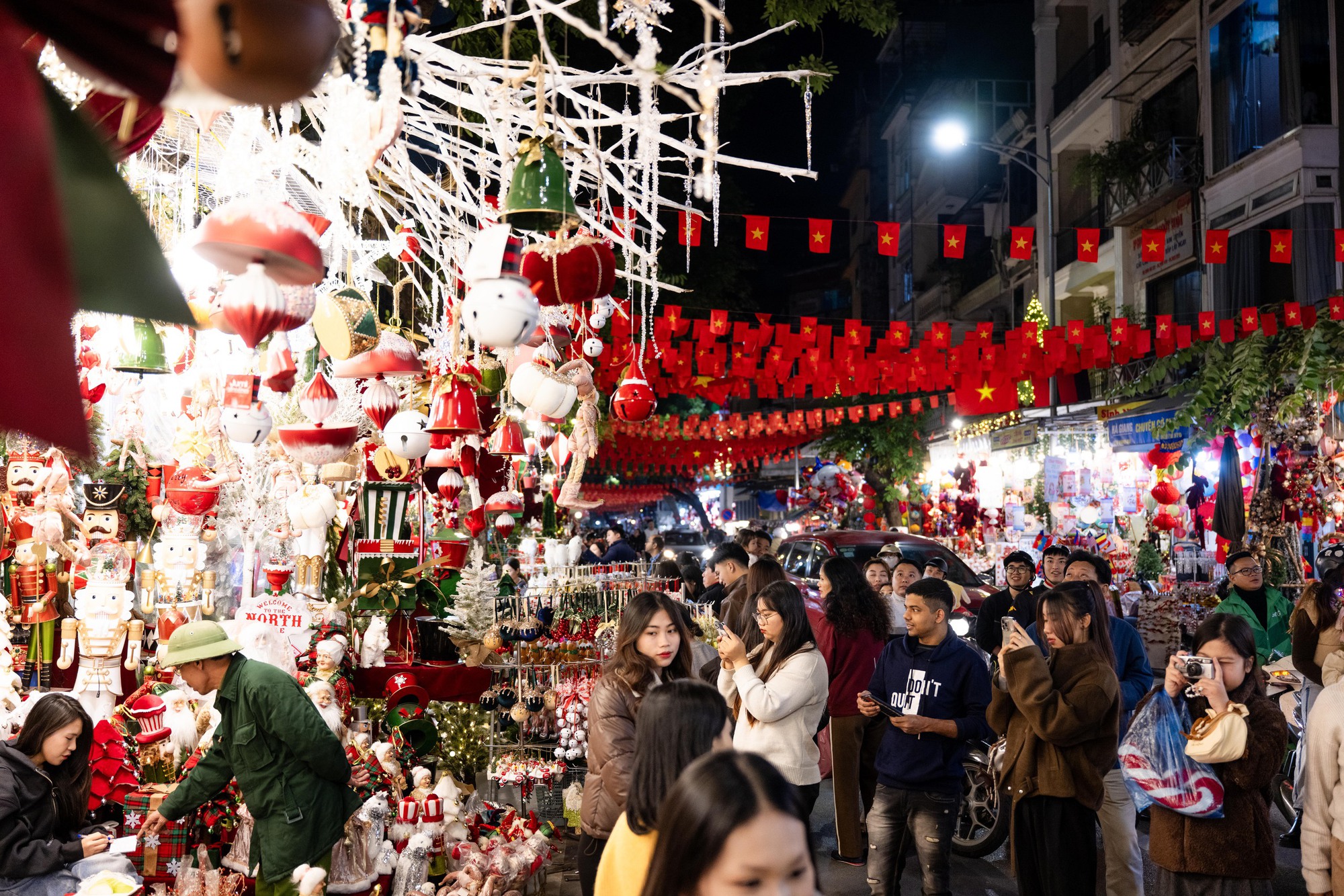 Clip: Giáng sinh Hàng Mã năm nay đỉnh thế!- Ảnh 18.