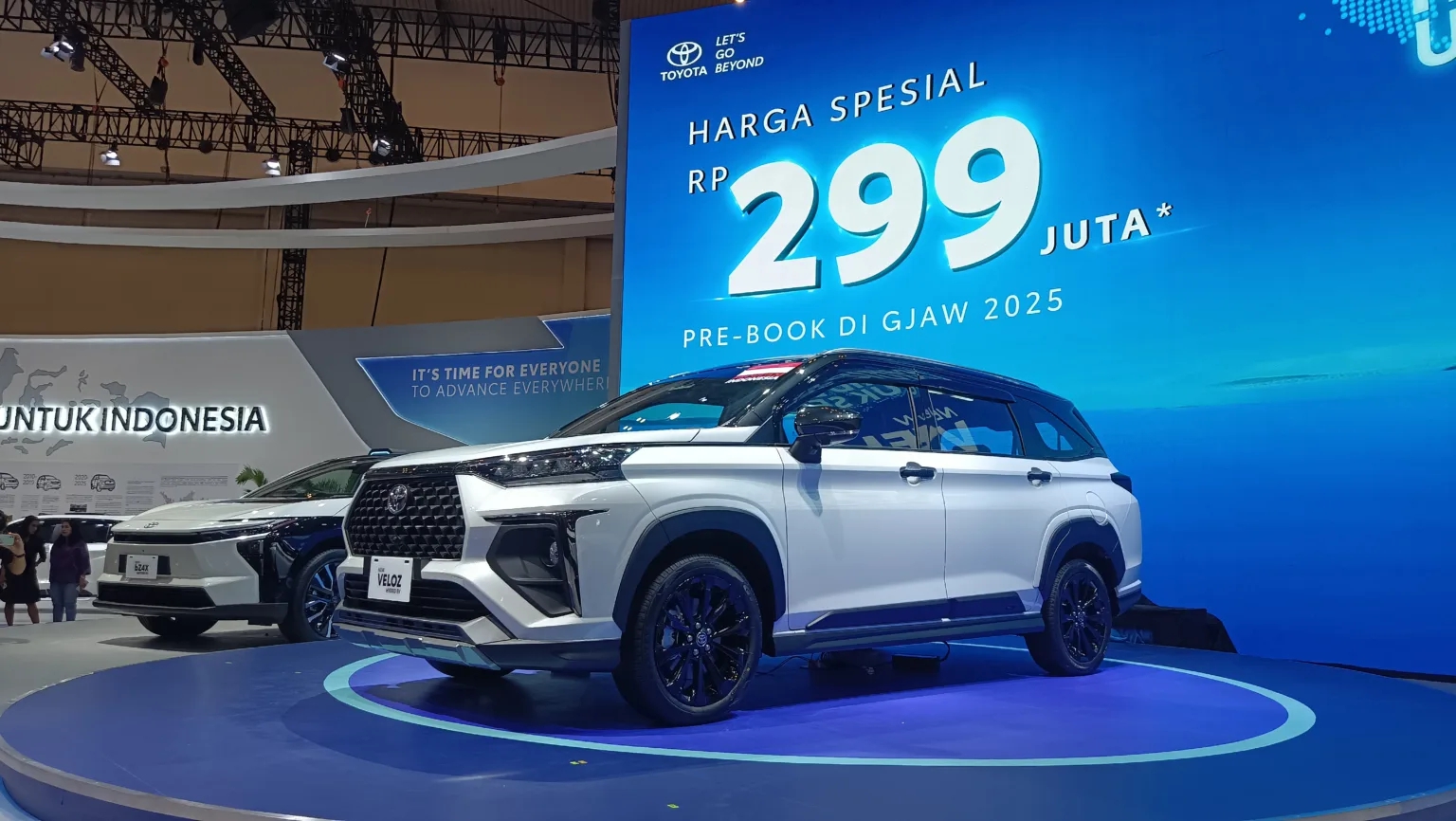 Ảnh thực tế Toyota Veloz hybrid giá quy đổi từ 472 triệu đồng vừa ra mắt: Động cơ 1.5L, có tính năng chạy điện, đáp trả Xpander hybrid- Ảnh 2.