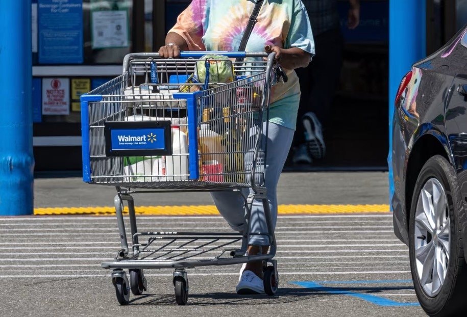 Doanh số Walmart tăng trưởng mạnh: Rẻ thôi là chưa đủ, bài học về nhu cầu người tiêu dùng từ ví dụ của iPhone 17 Air- Ảnh 2.