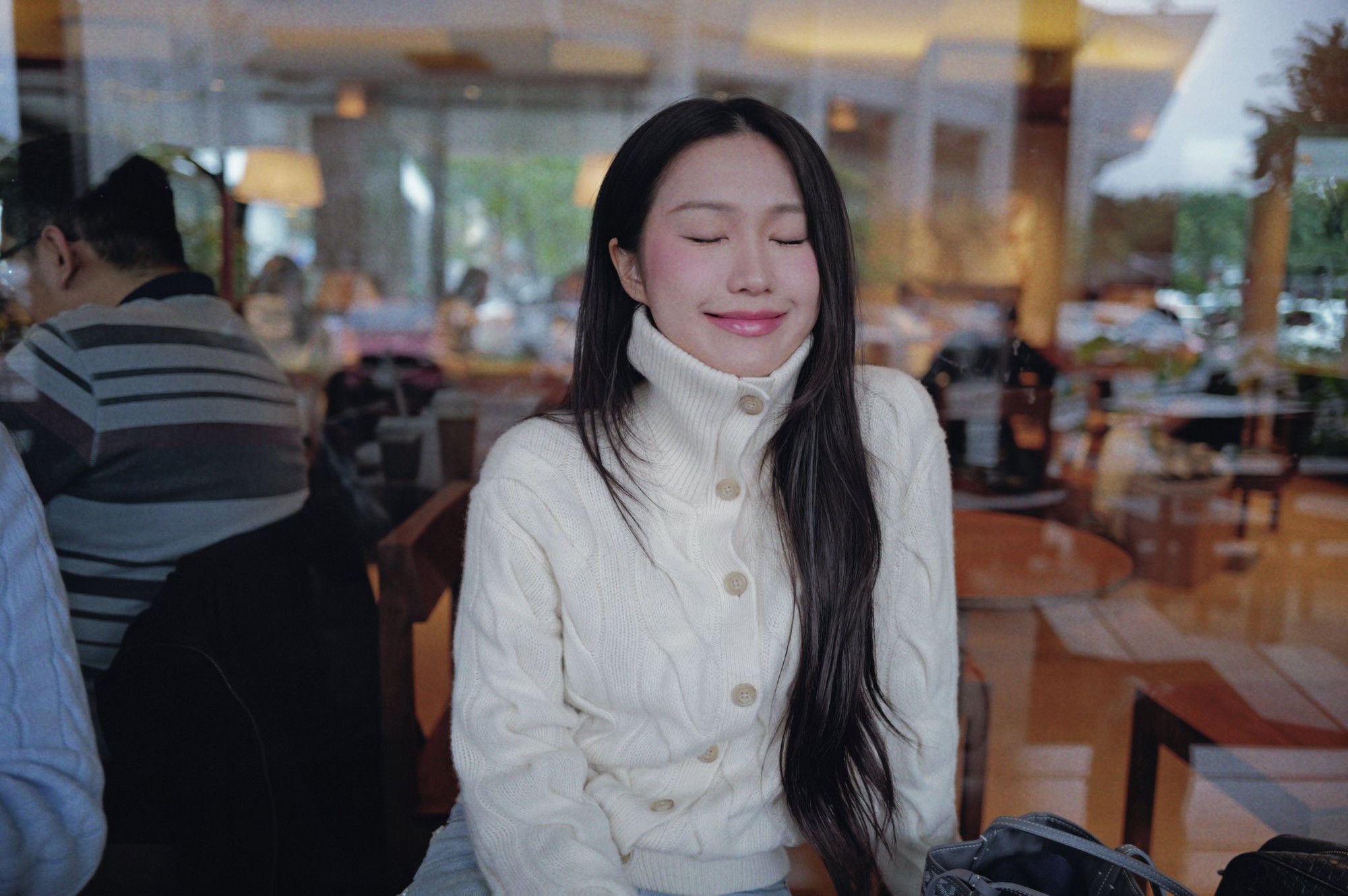 Doãn Hải My ngày càng đẹp, ảnh đời thường đã xinh, diện áo dài càng xuất sắc!- Ảnh 10.