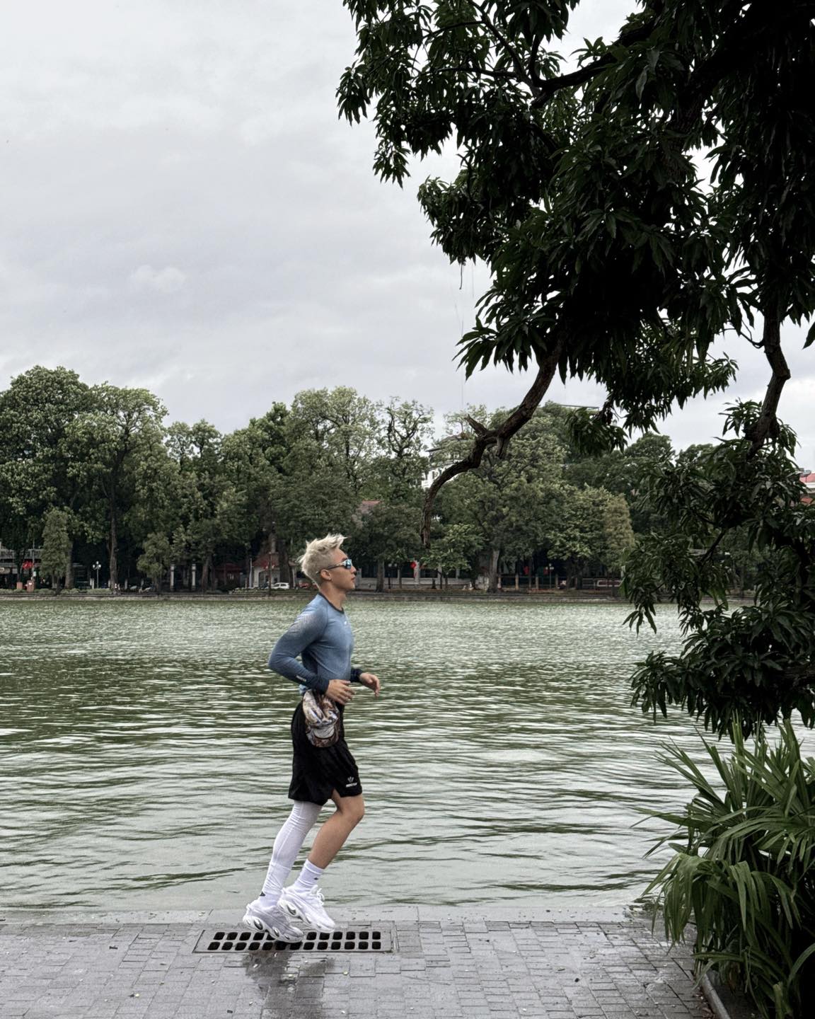 Kỹ năng tàng hình của Sơn Tùng- Ảnh 7.