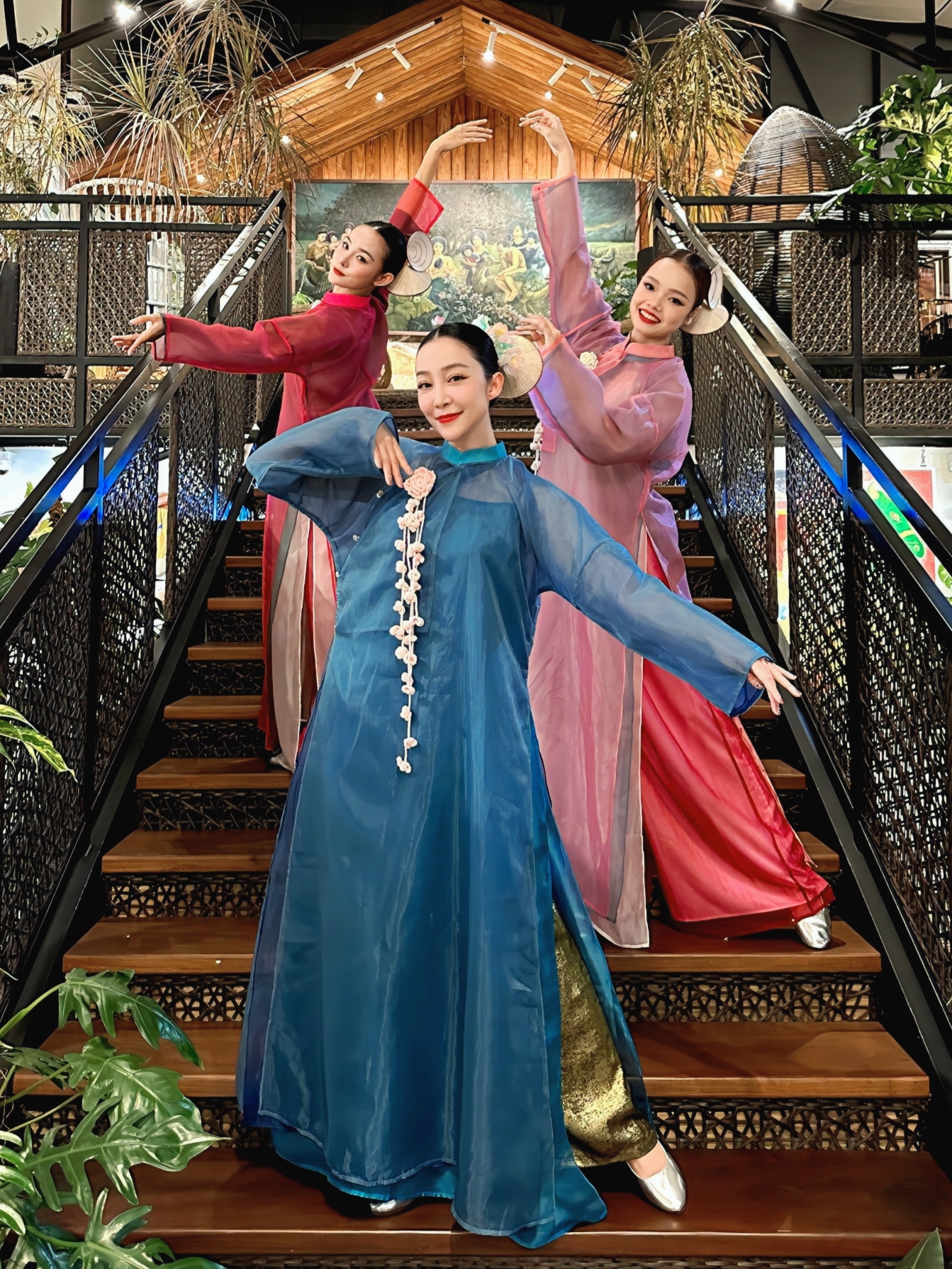 Hòa Minzy đâm đầu vào thị phi- Ảnh 10. Hòa Minzy đâm đầu vào thị phi- Ảnh 10.