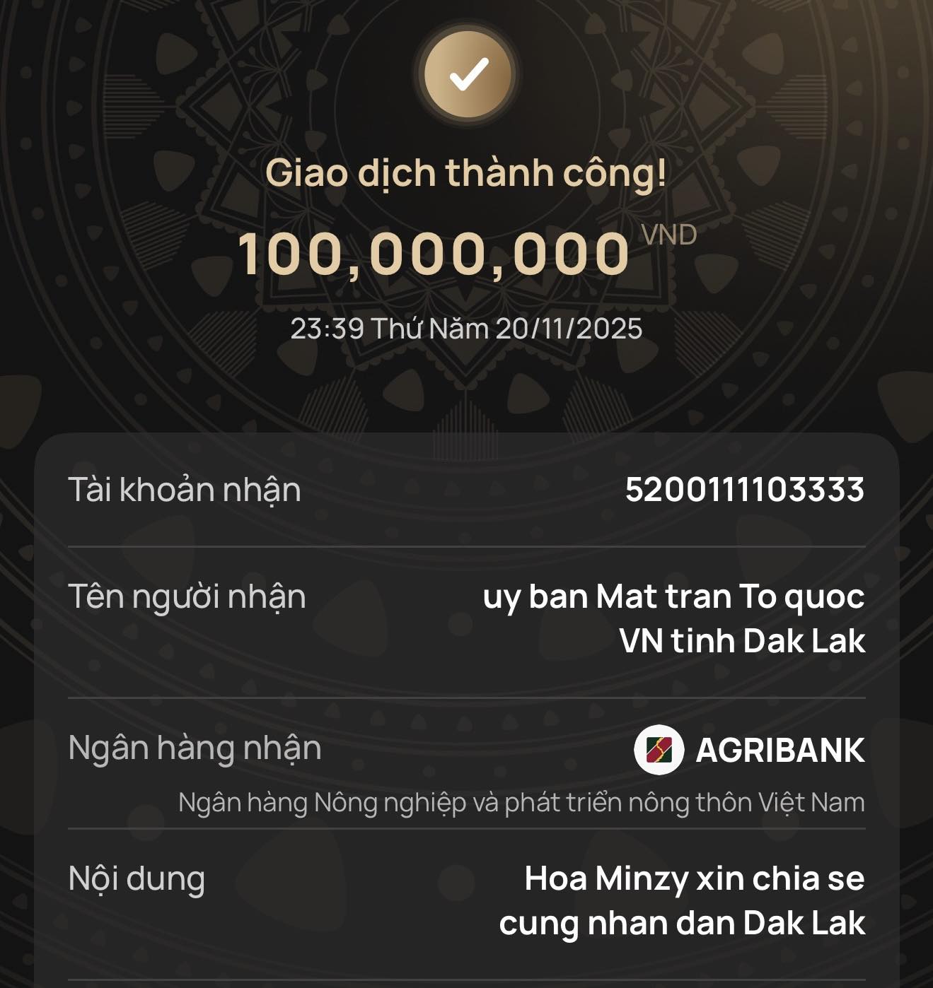 Hòa Minzy liên tục làm một việc trong đêm- Ảnh 1.