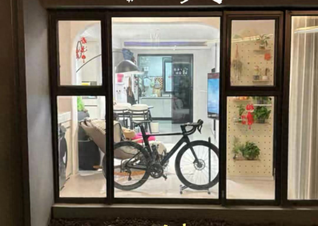 Việc bán căn hộ tầng một và chuyển lên tầng trên cùng khiến tôi hiểu rõ sự thật đằng sau câu nói: "Người giàu không nên mua tầng một, và người nghèo không nên mua tầng trên cùng!"- Ảnh 2.