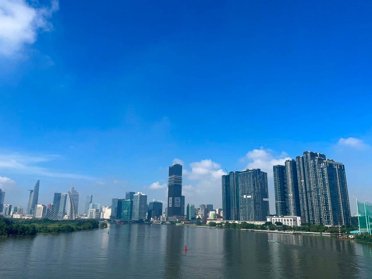 Thấy gì từ mặt bằng giá 120-200 triệu đồng/m2 của căn hộ hạng sang tại TP.HCM- Ảnh 1.