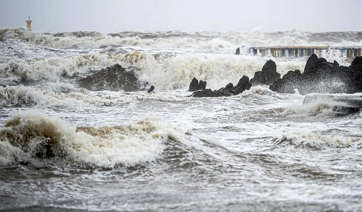 Biển Đông có thể đón 1-2 cơn bão hoặc áp thấp nhiệt đới trong 1 tháng tới- Ảnh 1.