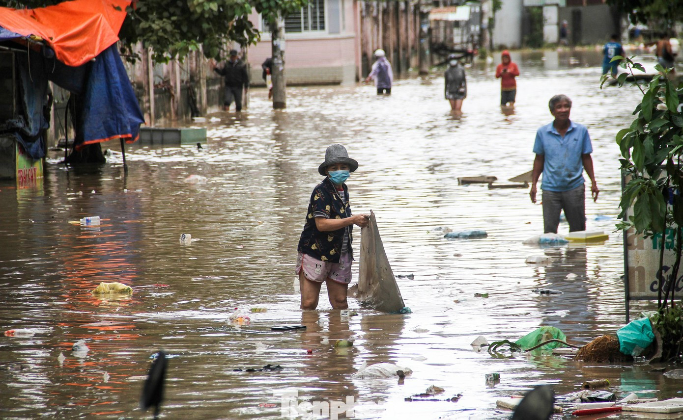 Mưa lũ làm 85 người chết và mất tích, người dân đang cần thuốc men, hoá chất- Ảnh 1.