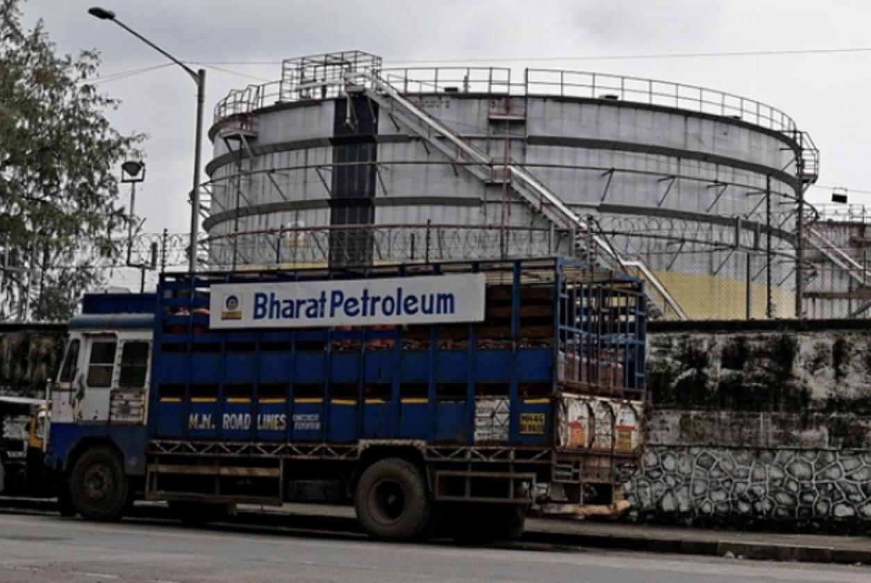 Tập đoàn khổng lồ Reliance của Ấn Độ đã từ bỏ dầu Nga- Ảnh 1.