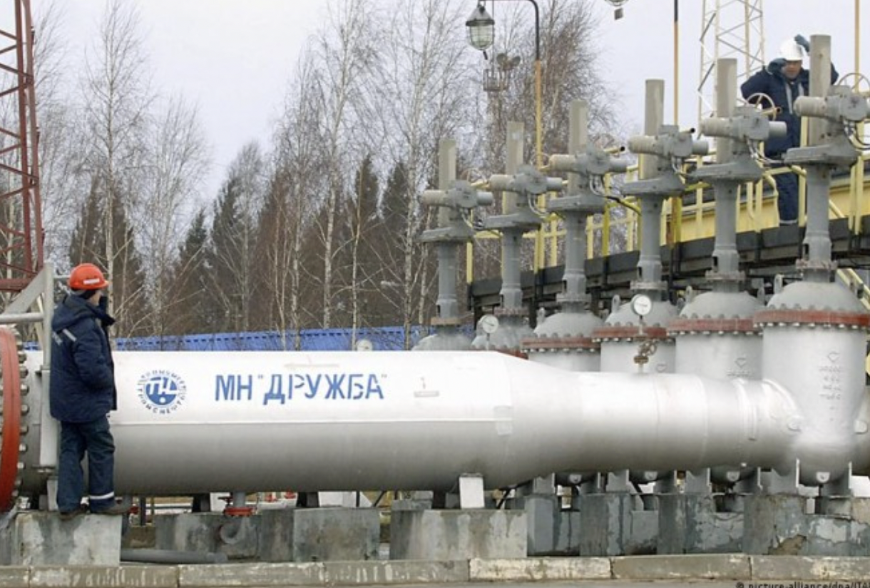 Tập đoàn khổng lồ Reliance của Ấn Độ đã từ bỏ dầu Nga- Ảnh 3.