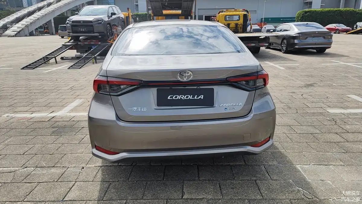 Toyota Corolla 2026 ra mắt: Mặt trước như Camry, màn hình khủng, về Việt Nam có thể vực dậy doanh số trước Civic, Mazda3- Ảnh 17.