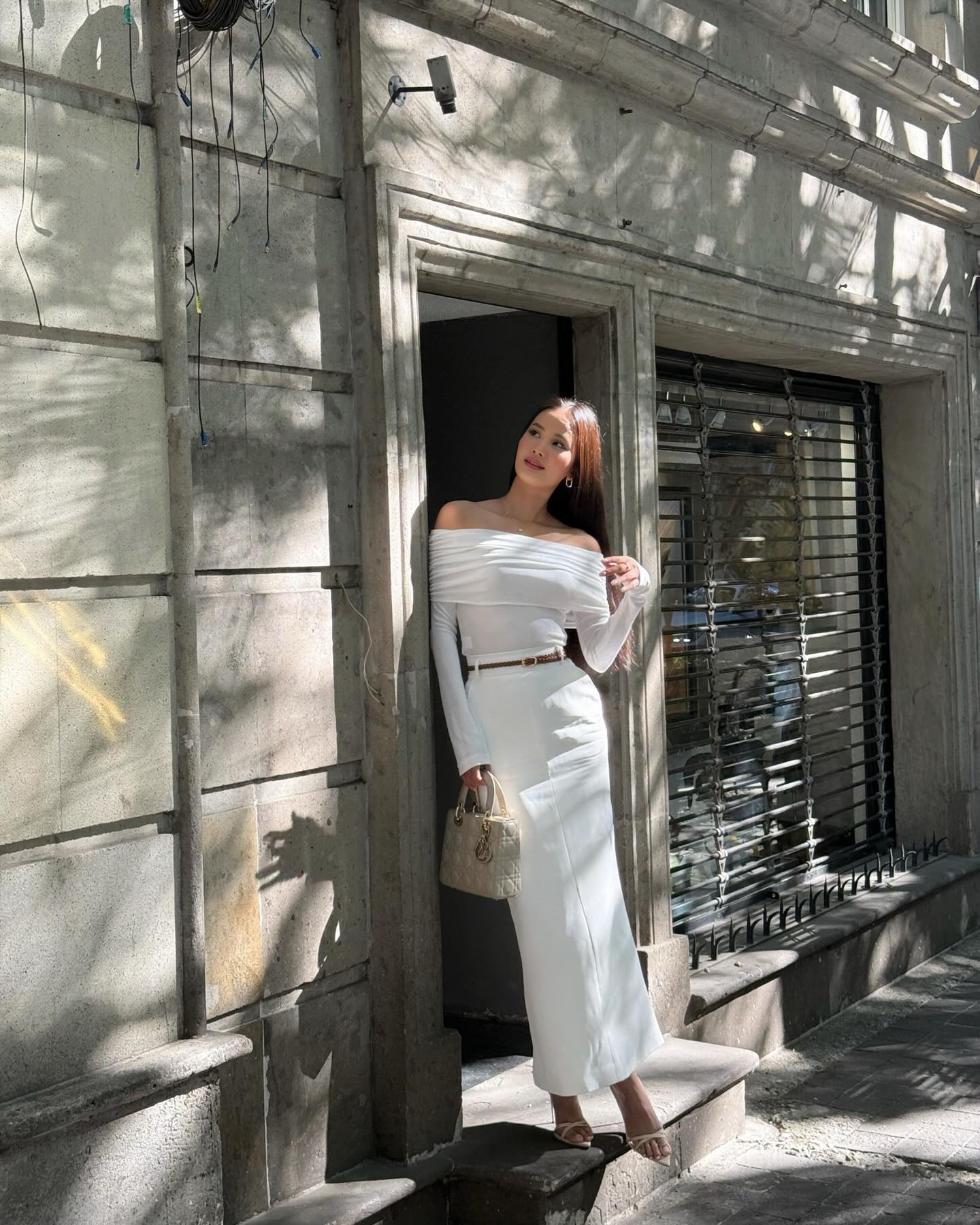 5 kiểu chân váy này có gì mà được các mỹ nhân Việt diện mãi không chán?- Ảnh 10.