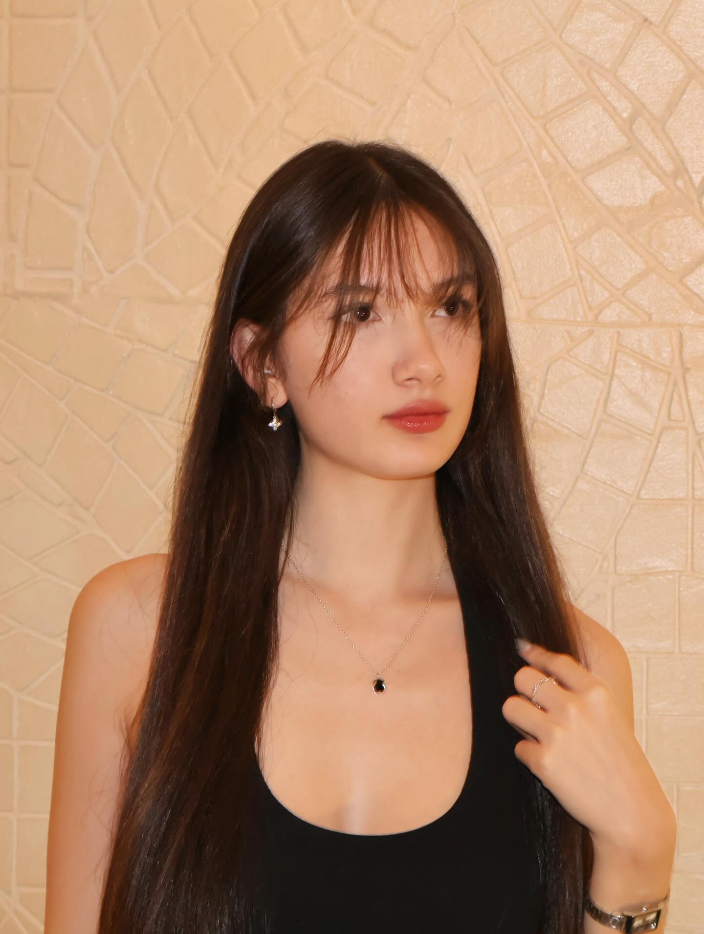 Em gái thủ môn Lâm Tây hồi nhỏ xinh như thiên thần, 18 tuổi thành mỹ nhân cao gần 1m80, quyến rũ ngỡ ngàng- Ảnh 8.