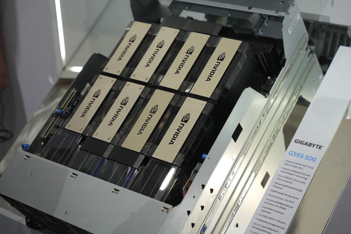 Bị cáo buộc buôn lậu GPU NVIDIA vào Trung Quốc, 4 người Mỹ có thể bị phạt tù tới 200 năm- Ảnh 2.