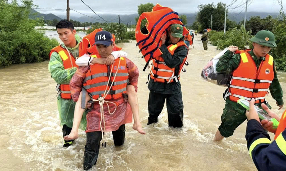 102 người chết và mất tích, thiệt hại vượt 9.000 tỉ đồng, mưa lũ tại Trung Bộ còn diễn tiến ra sao?- Ảnh 4.