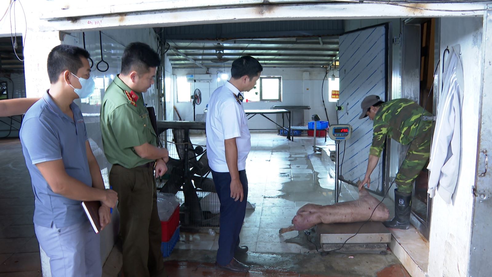 Khởi tố 2 vợ chồng Nguyễn Thị Hồng Huệ- Ảnh 3.