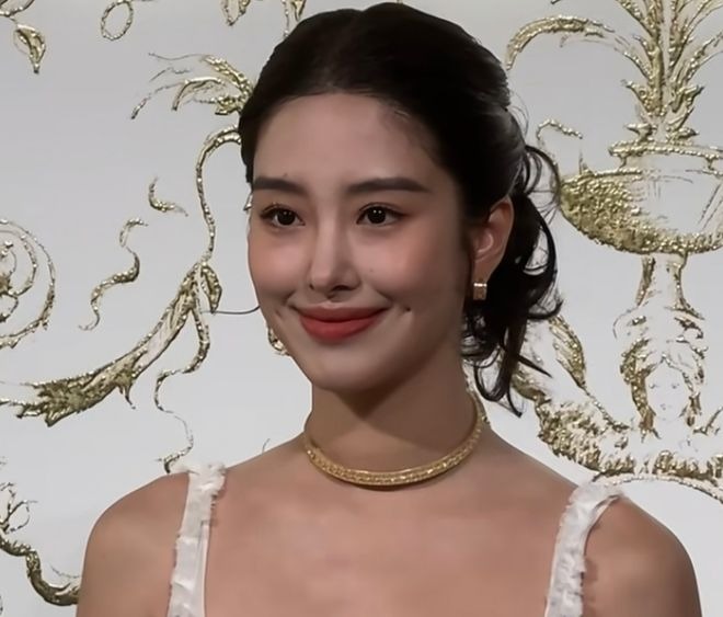 Mỹ nhân 92 sinh con cho thiếu gia tập đoàn bị nhà nội Mỹ nhân 92 sinh con cho thiếu gia tập đoàn bị nhà nội